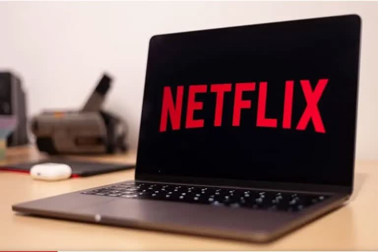 Netflix stops Russia operations  Netflix originals in russia  Russia attack Ukraine  Russia Ukraine War  Russia Ukraine News  Russia Ukraine Crisis News  Russia-ukraine conflict  vladimir putin  Russia-Ukraine War Crisis  russia declares war on ukraine  Russia-Ukraine live news  നെറ്റ്ഫ്ലിക്സിന്‍റെ റഷ്യയിലെ പ്രവര്‍ത്തനം  റഷ്യ യുക്രൈന്‍ സംഘര്‍ഷം  റഷ്യ യുക്രൈന്‍ പ്രശ്ന്നവുമായി നെറ്റ്ഫ്ലിക്സിന്‍റ പ്രതികരണം