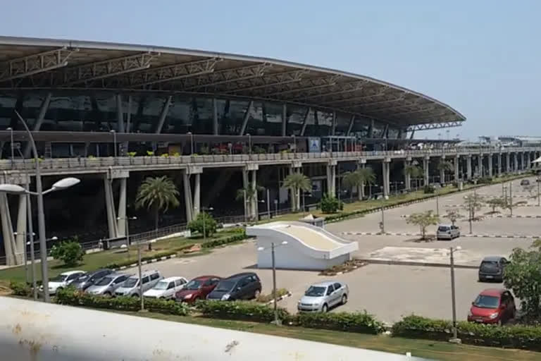 Chennai airport CISF suicide  CISF constable shoots himself  ചെന്നൈ വിമാനത്താവളം സിഐഎസ്എഫ് ഉദ്യോഗസ്ഥൻ ആത്മഹത്യ  സിഐഎസ്എഫ് ഉദ്യോഗസ്ഥൻ വെടിയുതിർത്ത് ആത്മഹത്യ ചെയ്‌തു