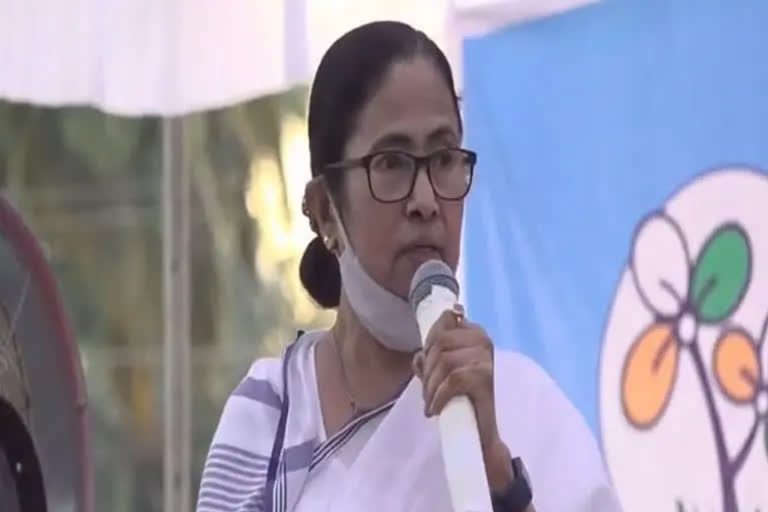 Trinamool Congress Chief Mamata Banerjee attacked the BJP government in Uttar Pradesh while addressing a political rally in support of Samajwadi Party chief Akhilesh Yadav in Varanasi on Thursday.