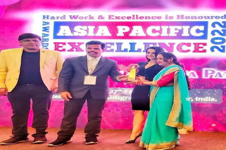 kalahandi teacher honored with  asia pacific excellence award