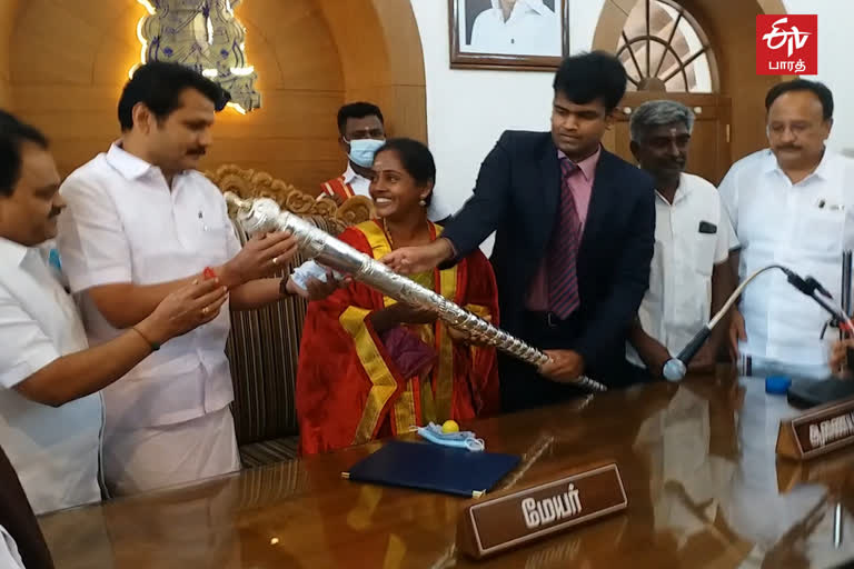 கோவை மாநகராட்சியின் முதல் பெண் மேயர் பதவியேற்றார்