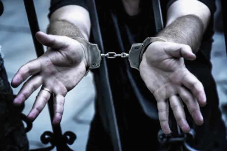 militant associate arrested in shopian