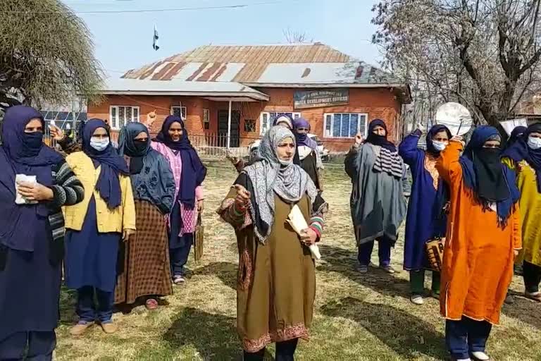 Asha Workers Protest in Sumbal: سمبل، بانڈی پورہ میں آشا ورکرز کا احتجاج جاری