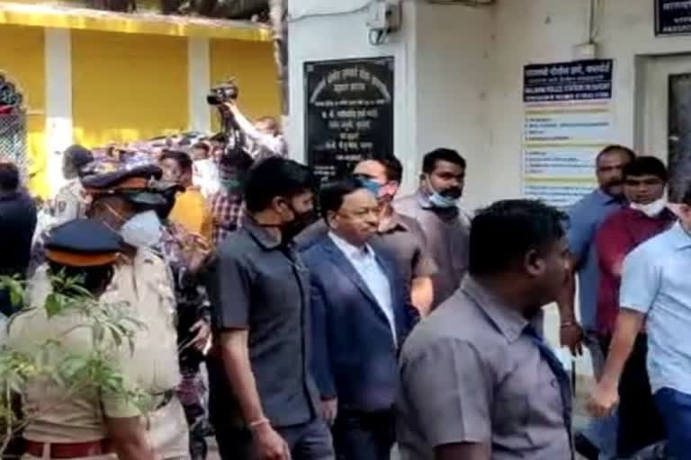 Union Minister Narayan Rane and his son reached the police station to record their statement