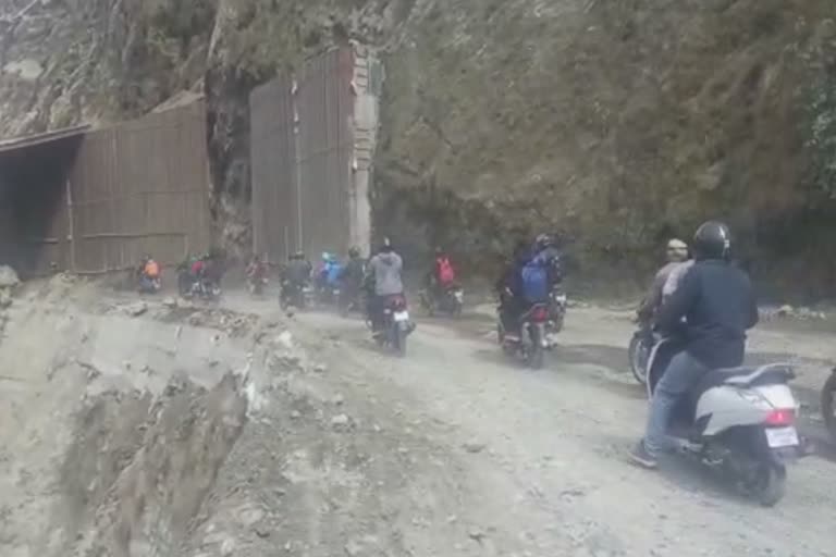 traffic-restored-on-jammu-srinagar-national-highway