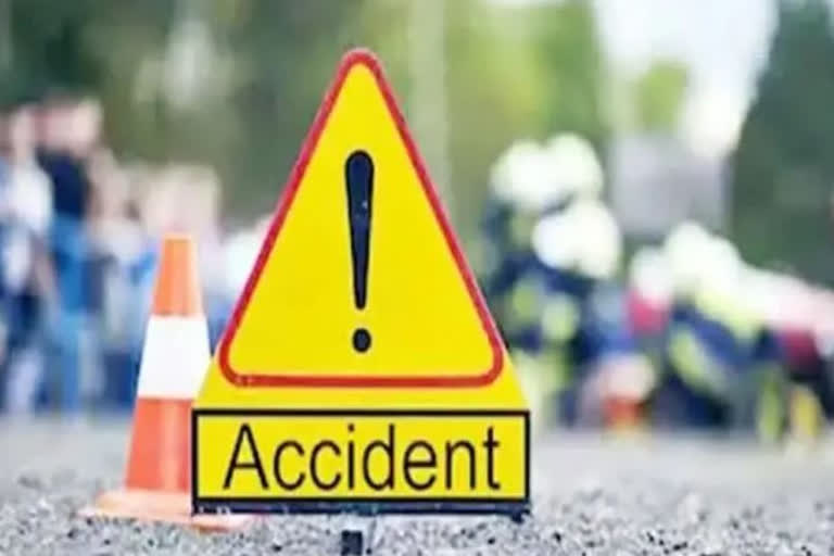 Three children killed in truck motorcycle accident Rewa  Madhya Pradesh todays news  മോട്ടോര്‍ ബൈക്കില്‍ ട്രക്ക് ഇടിച്ച് മൂന്ന് വിദ്യാര്‍ഥികള്‍ മരിച്ചു  മധ്യപ്രദേശിലെ രേവയില്‍ ദേശീയ പാതയിൽ അപകടം  മധ്യപ്രദേശ് ഇന്നത്തെ വാര്‍ത്ത