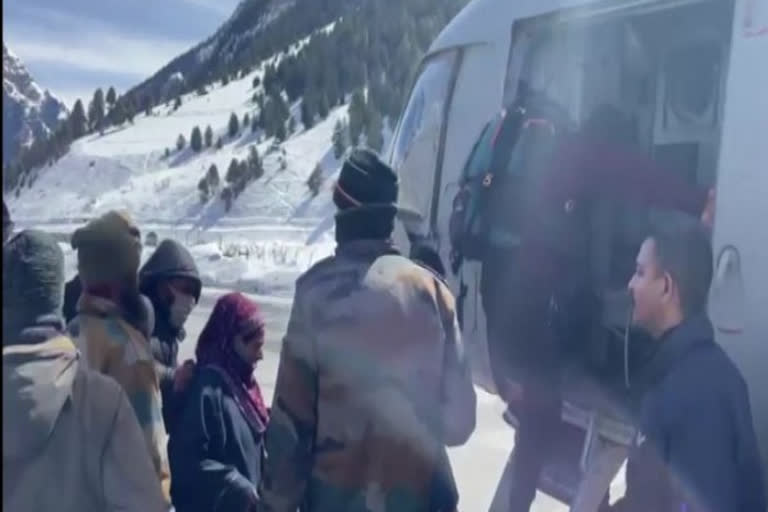 passengers stranded in Gurez Valley
