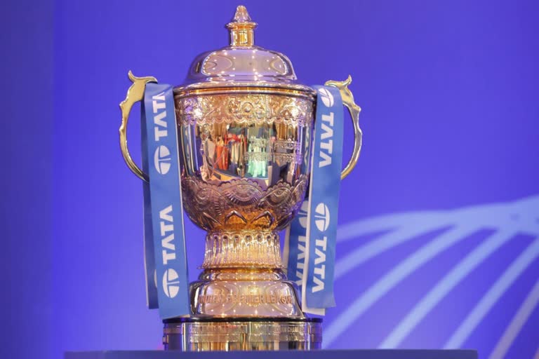 IPL 2022 schedule announced  ഐ‌പി‌എൽ സമയക്രമം പ്രഖ്യാപിച്ചു  ഐ‌പി‌എല്ലിന് മാർച്ച് 26 ന് തുടക്കം  ഉദ്ഘാടന മത്സരത്തിൽ ചെന്നൈയും കൊൽക്കത്തയും ഏറ്റുമുട്ടും  IPL 2022  Chennai, Kolkata to clash in opener  DC to play Mumbai on March 27  70 ലീഗ് മത്സരങ്ങളും നാല് പ്ലേ ഓഫ് കളികളും നടക്കും.  70 league matches and four play-offs