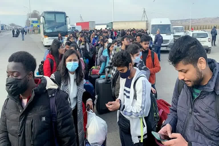 According to reports in the international media in the past few days, Indian, South African, Nigerian and students of other nationalities have been debarred from using transport to reach neighbouring Poland as thousands of Ukrainianians fled the country.