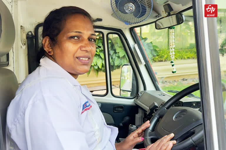 Kaniv 108 Ambulance  Kaniv 108 Ambulance Woman Driver  Ambulance Driver Deepa Mol  108 Ambulance first women Driver in Kerala  കനിവ് 108 ആംബുലന്‍സ് ഓടിക്കുന്ന ആദ്യ വനിത  ആംബുലന്‍സ് ഡ്രൈവറാകാന്‍ ദീപമോള്‍  കോട്ടയം മേമുറി പാലപ്പറമ്പില്‍ വീട്ടില്‍ ദീപ  Women's day Story