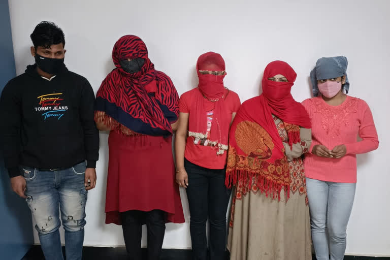 sex racket busted in dilshad colony in delhi