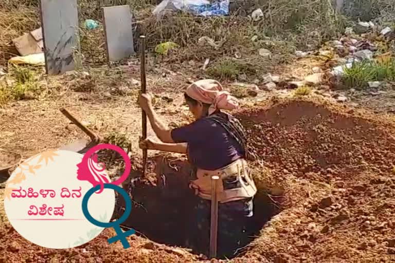 old-lady-funeral-work-in-mysore