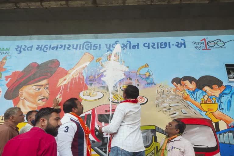 Wall Painting Concept:મહાનગરપાલિકાના પે એન્ડ યુઝ શૌચાલય પર ગણપતિનુ ચિત્ર દોરતા વિવાદ