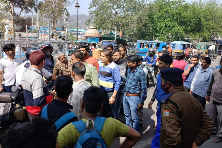 Haridwar shopkeeper accuses passengers of theft