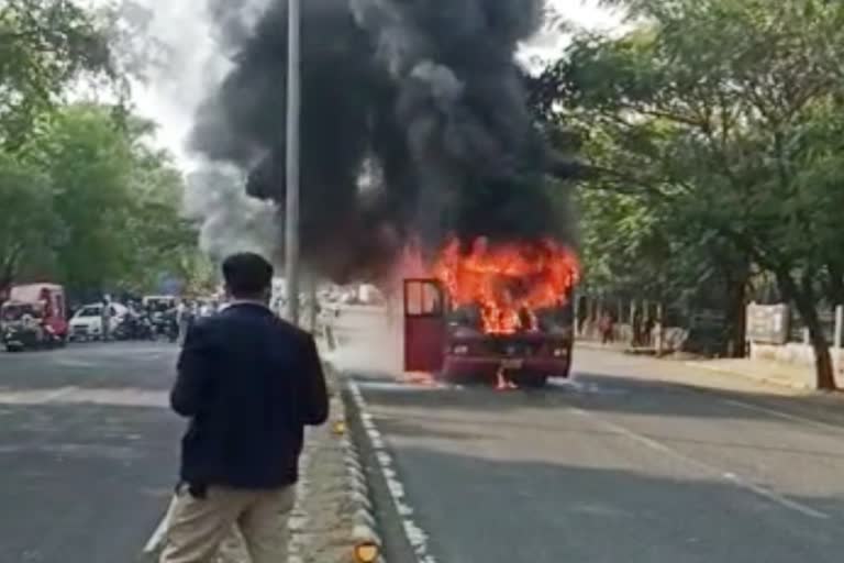 star bus nagpur caught fire