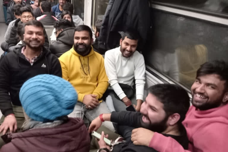 The last big group of about 700 Indian students evacuated from the northeastern Ukrainian city of Sumy has boarded a special train from Poltava
