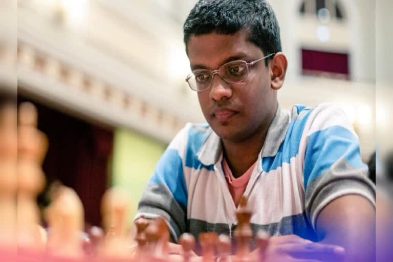 Indian Grandmaster Narayanan wins the title, Pragyanand finishes second