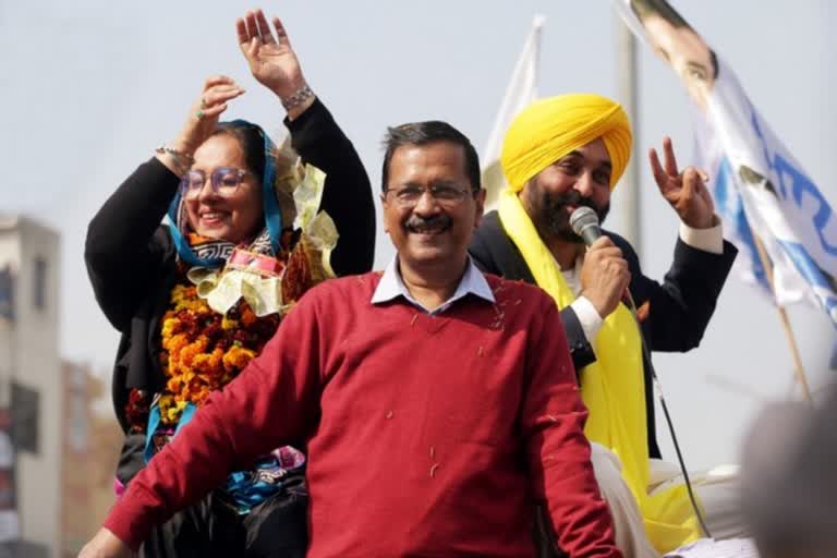 AAP in punjab  AAP crosses majority mark  AAP won the majority seats  Punjab Assembly poll result  പഞ്ചാബ് തെരഞ്ഞെടുപ്പ്  പഞ്ചാബ് നിയമസഭ തെരഞ്ഞെടുപ്പ്  ആം ആദ്‌മി തരംഗം  പഞ്ചാബില്‍ ആം ആദ്‌മി  punjab election results  punjab election latest