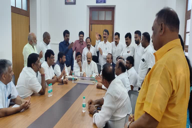 council members meet CM today