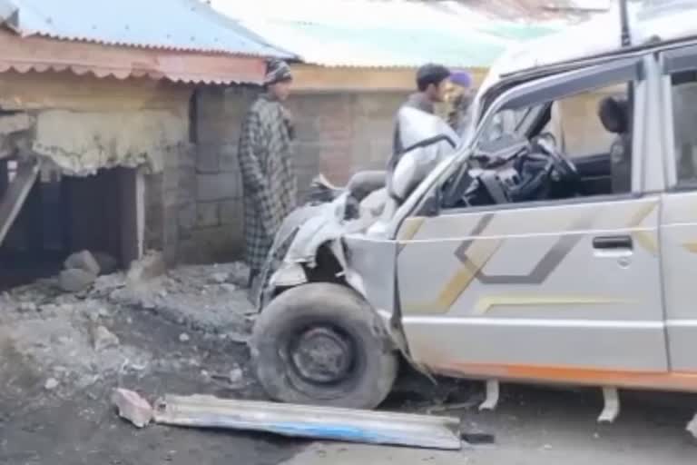 Road Accident in Tral, 10 Injured: ترال ٹریفک حادثے میں دس افراد زخمی