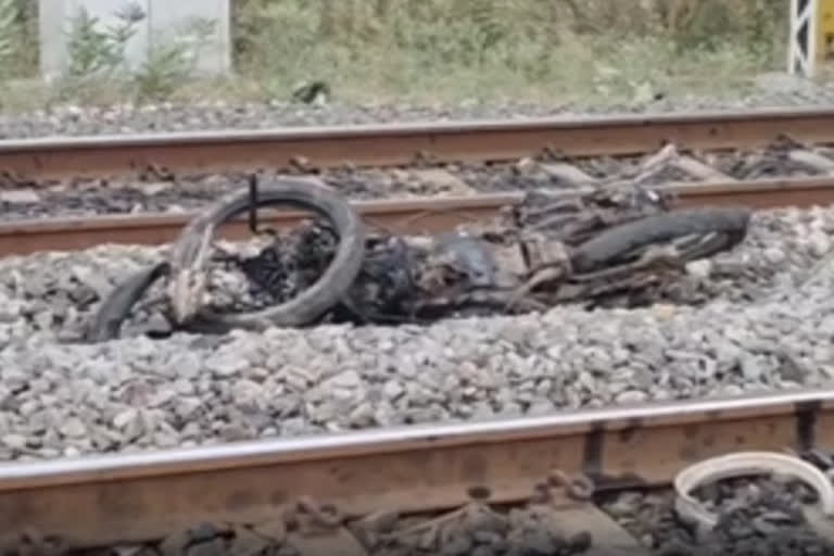 youth-killed-in-train-accident-near-chennai