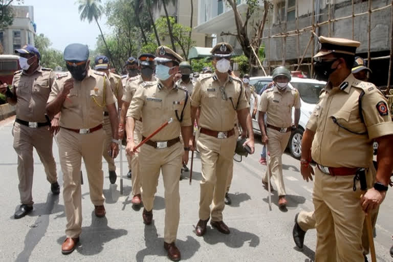 Man arrested for false bomb threat at Mumbai University