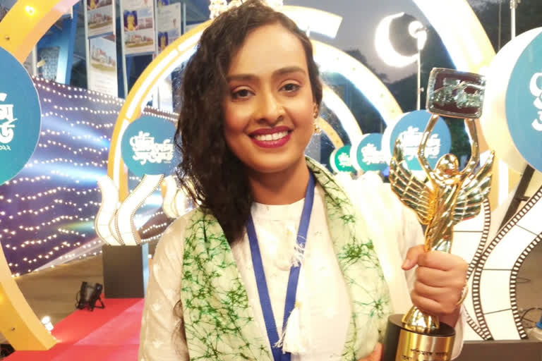 Aryaa Banerjee got the award best co-actress