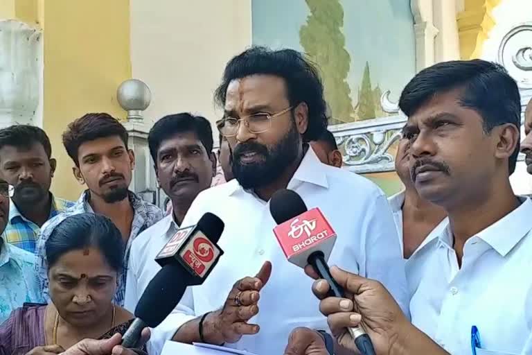 Minister B Sriramulu