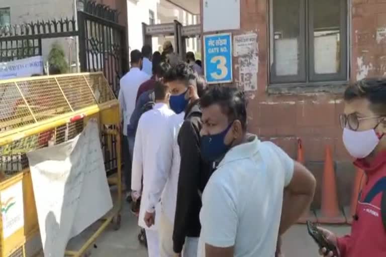 Lok Adalats set up at seven places in Delhi long queues for challan depositors
