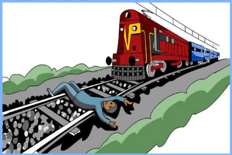 three were dead  in train-accident-in-west-godavari