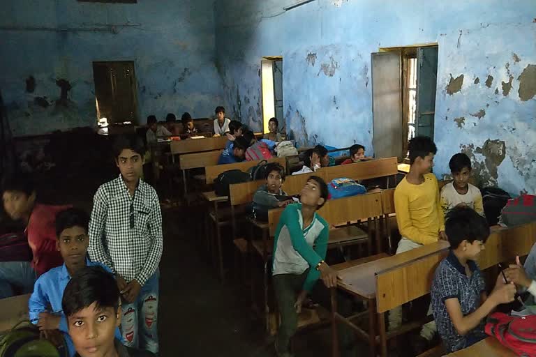 no electricity connection in chhindwara schools