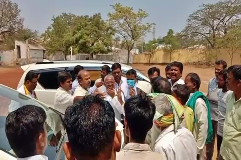 MLA Ramanna Lamani car