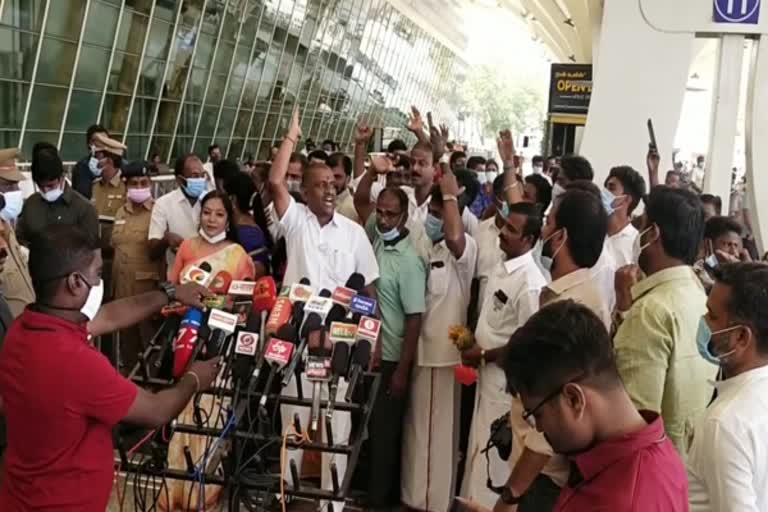 பாஜகவினரும் விடுதலை சிறுத்தைகள் கட்சியினரும் மாறி மாறி முழக்கம் - பரபரப்பு