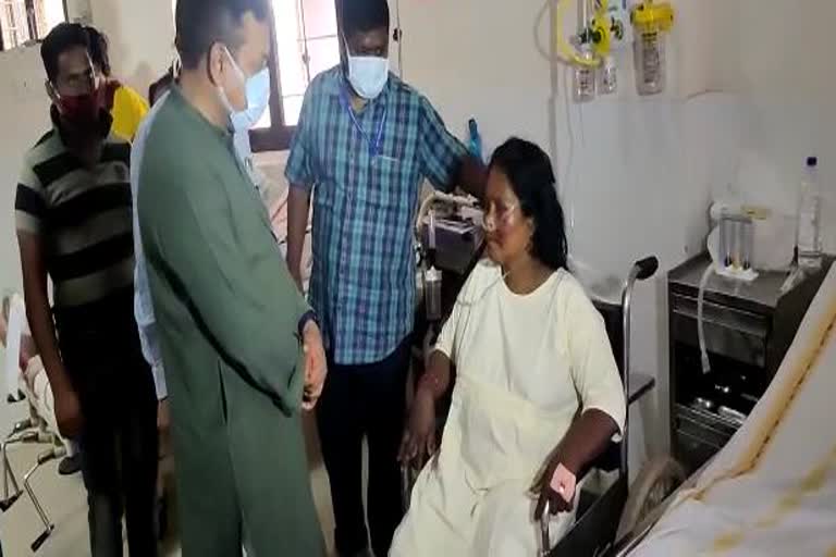 sambit patra meets to injured patient in banapur violence