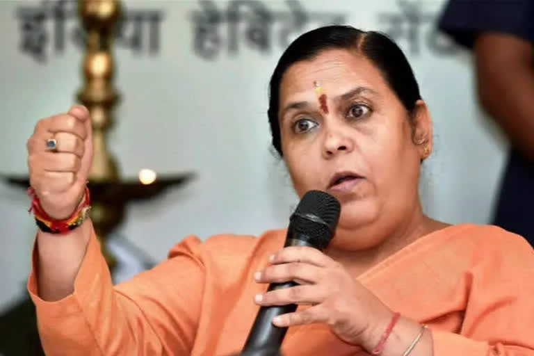 Uma Bharti throws stone at liquor shop in Bhopal to warn administration