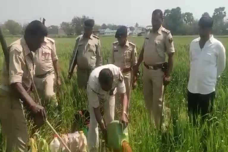 शराब कारोबारियों के विरुद्ध कसा शिकंजा