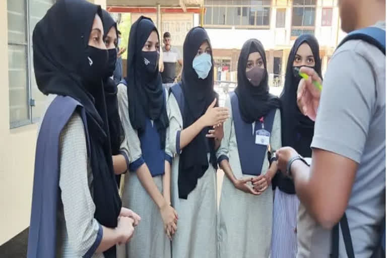 Hijab row: Udupi Muslim girls say they will not go to college without hijab, to fight it legally