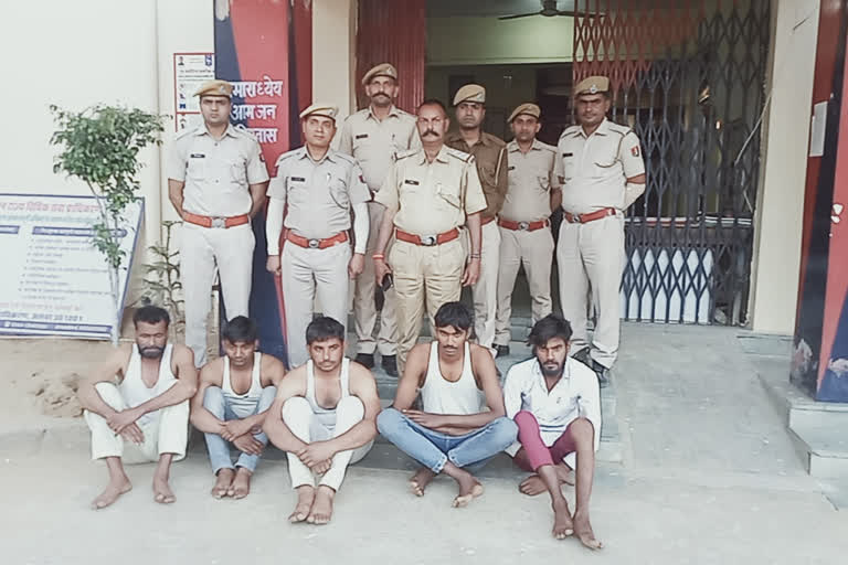 Alwar police arrested cow smugglers