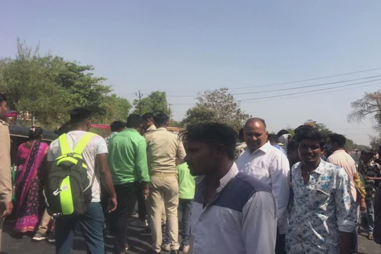 Dakor Road Accident: પોલીસનું જાહેરનામું માત્ર કાગળ પર, ડાકોર જતાં પદયાત્રીને નડ્યો અકસ્માત