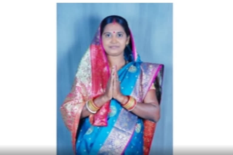 Odisha panchayat poll candidate critical husband dead after suicide attempt from ridicule