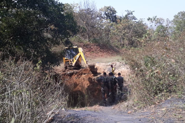 Raid on illegal coal mines in Dumka