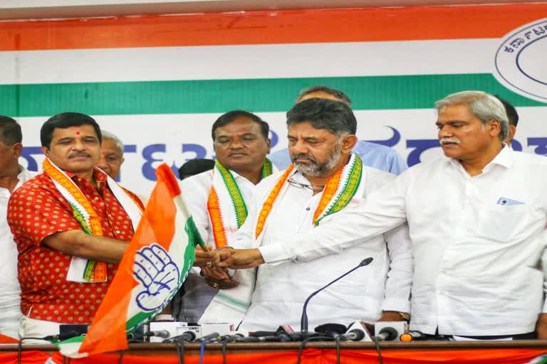 narayan joins congress