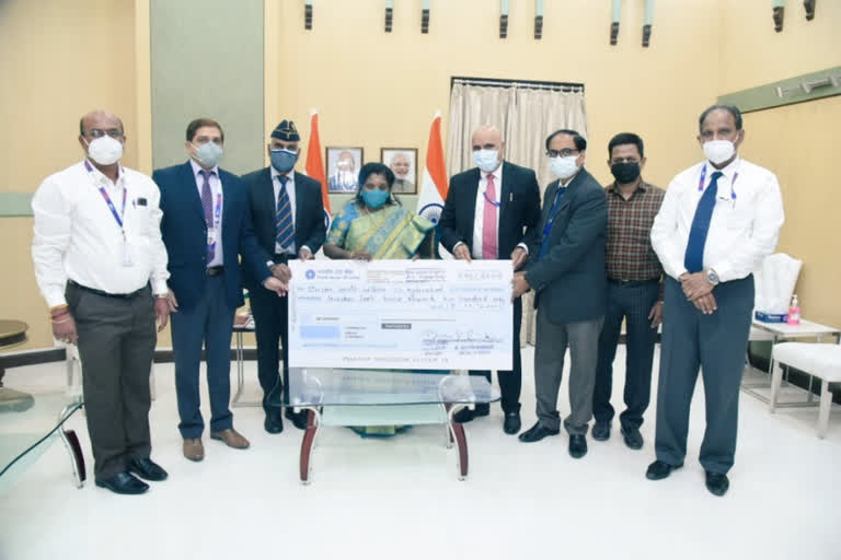 sbi donated rs. 17 lakhs to governor