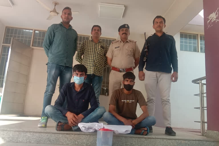 Bhiwani loot with car drivers