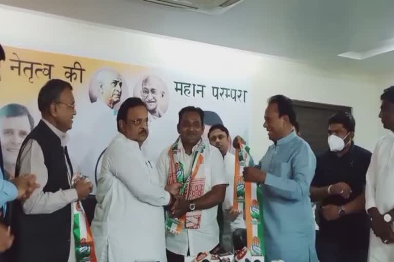 Rajesh Vasava joined Congress: BTP રાષ્ટ્રીય ઉપાધ્યક્ષ અને આદિવાસી નેતા રાજેશ વસાવાએ કોંગ્રસનો હાથ પકડ્યો