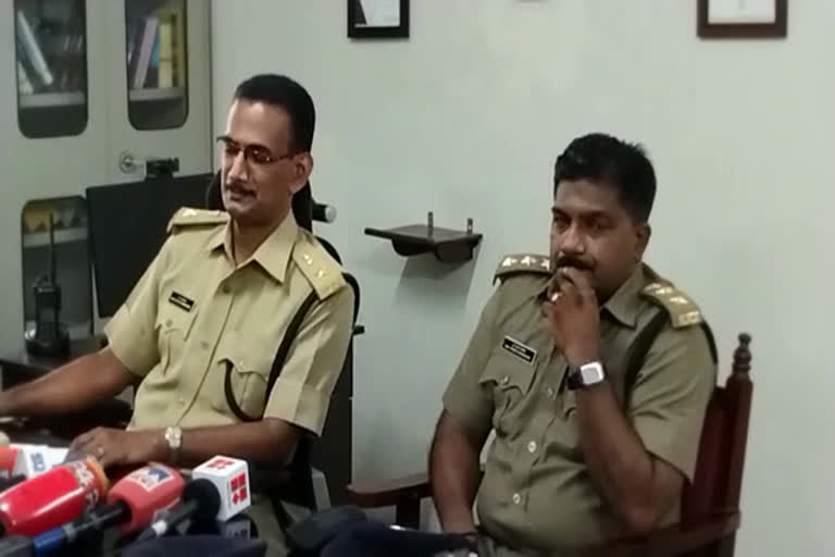 Two arrested for smuggling drugs from abroad to Kochi  smuggling drugs from abroad to Kochi  drugs smuggling  ലഹരി മരുന്ന് കടത്തിയ രണ്ട് പേർ പിടിയിൽ  ലഹരി മരുന്ന് വിദേശത്ത്‌ നിന്ന് പാർസലായി കൊച്ചിയിലെത്തിച്ച രണ്ട് പേർ പിടിയിൽ