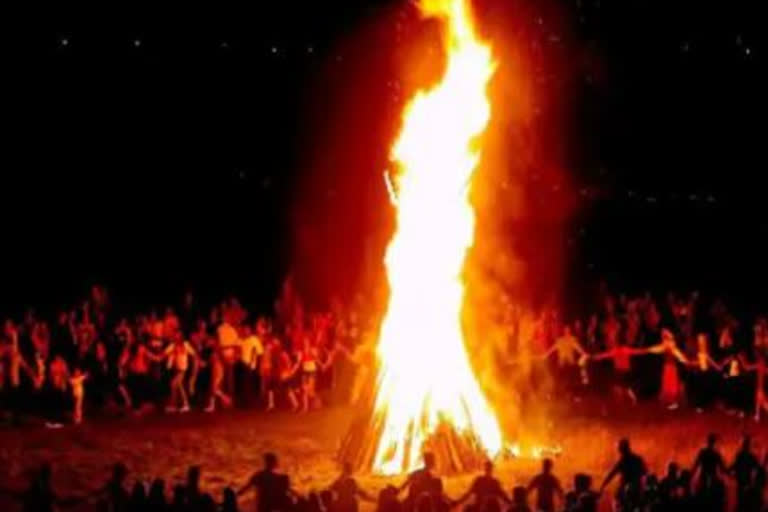 Today will be Pooja in this moment of Holika Dahin, Know the right way to worship