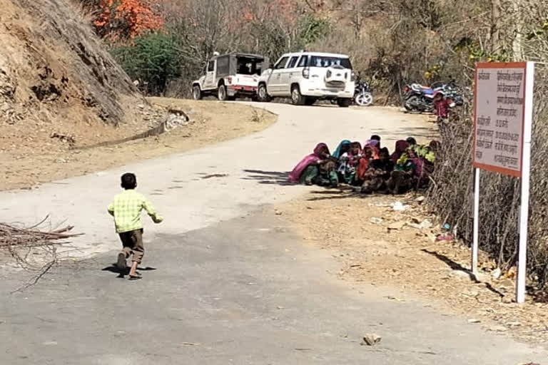 Clash in two groups in Sirhoi