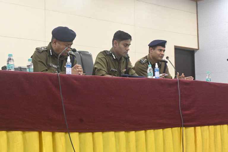 Police briefing regarding Vice President visit