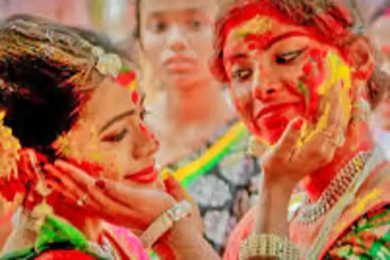 Doctor's advice on taking care of your skin and hair in Holi celebration